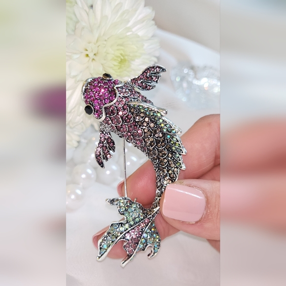 Multicolor Fish Brooch - Picture 1 of 4